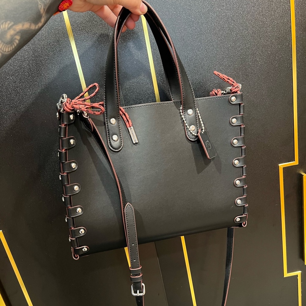 Coachtopia Relaceable Medium Tote
